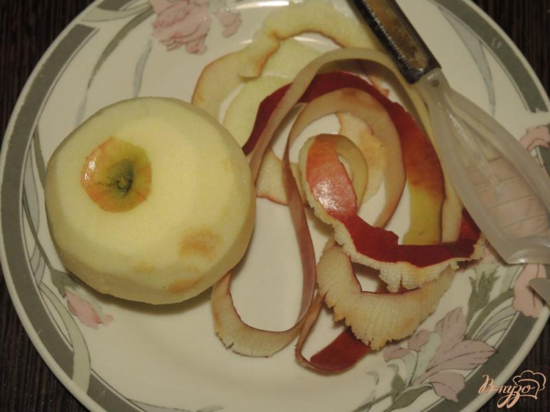 Фото приготовление рецепта: Конверты с яблоком и творогом шаг №2