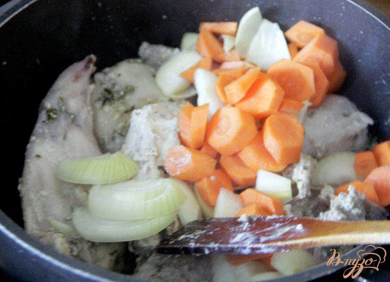 Фото приготовление рецепта: Кролик в белом соусе шаг №3