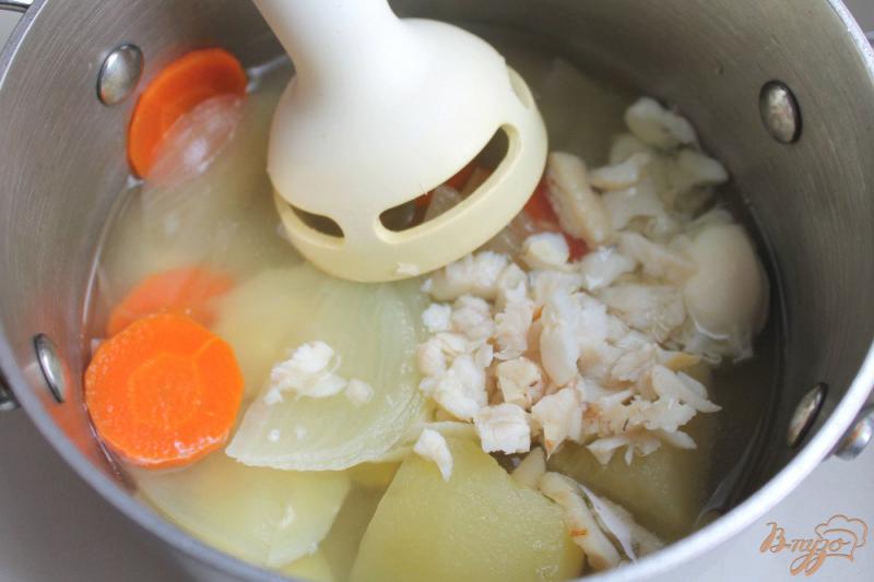 Фото приготовление рецепта: Рыбный суп пюре для самых маленьких шаг №6
