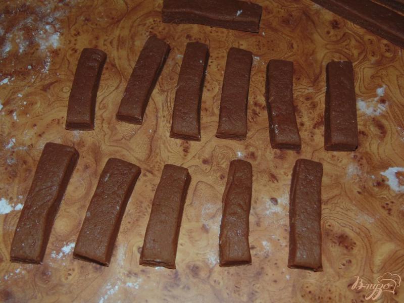 Фото приготовление рецепта: Шоколадное печенье на молоке шаг №5