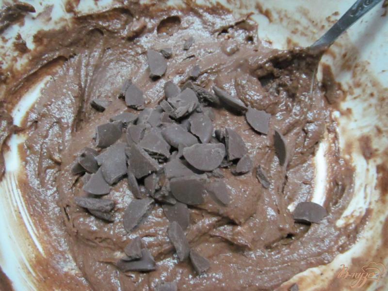 Фото приготовление рецепта: Шоколадный пирог шаг №4