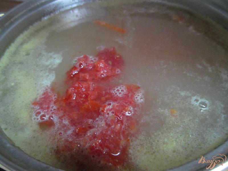 Фото приготовление рецепта: Суп с двумя видами фасоли и макаронами шаг №4