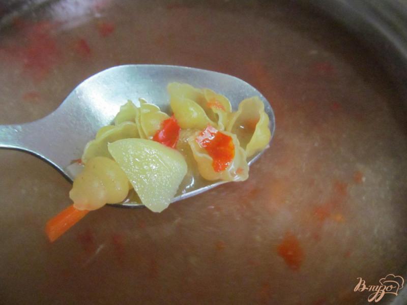 Фото приготовление рецепта: Суп с двумя видами фасоли и макаронами шаг №5