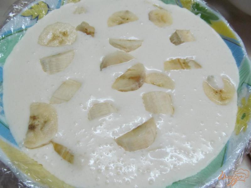 Фото приготовление рецепта: Торт без выпечки с бананом шаг №5