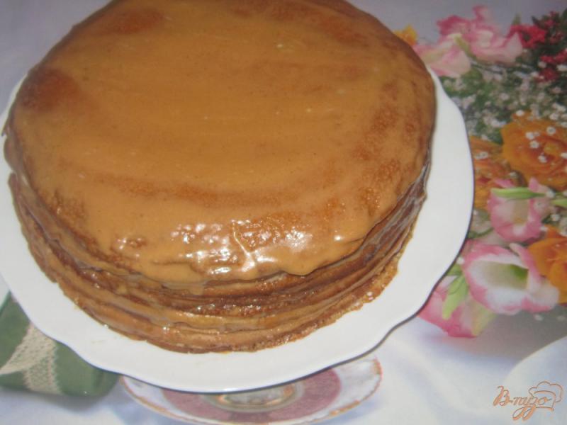 Фото приготовление рецепта: Блинный торт с вареной сгущенкой шаг №7