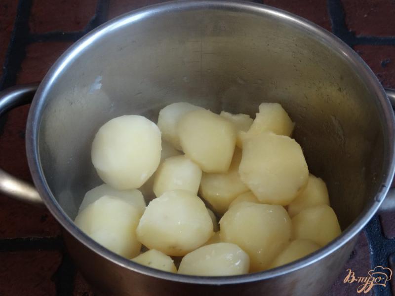 Фото приготовление рецепта: Картофель с грибной подливой шаг №5
