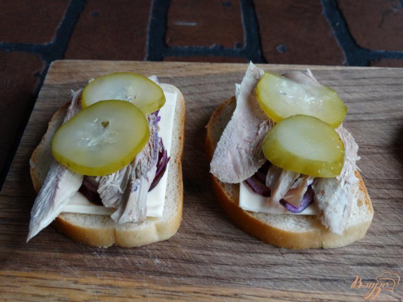 Фото приготовление рецепта: Гриль-сендвич с индейкой шаг №5