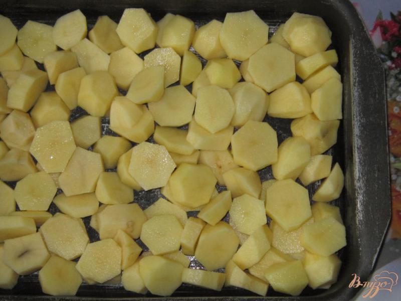 Фото приготовление рецепта: Минтай запеченный с картофелем шаг №1