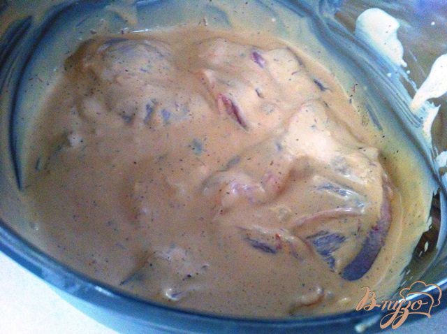 Фото приготовление рецепта: Куриные бедра в остро-сладком маринаде шаг №3