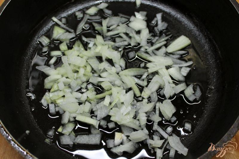 Фото приготовление рецепта: Фасоль с острым овощным соусом шаг №2