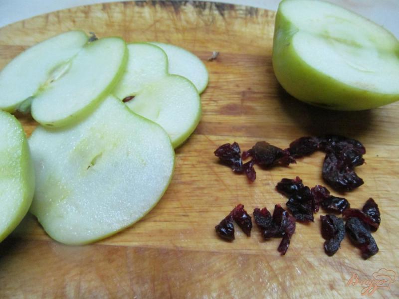 Фото приготовление рецепта: Оладьи с яблочным припеком шаг №2