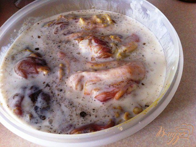 Фото приготовление рецепта: Куриные бедрышки  в кефирном маринаде шаг №2