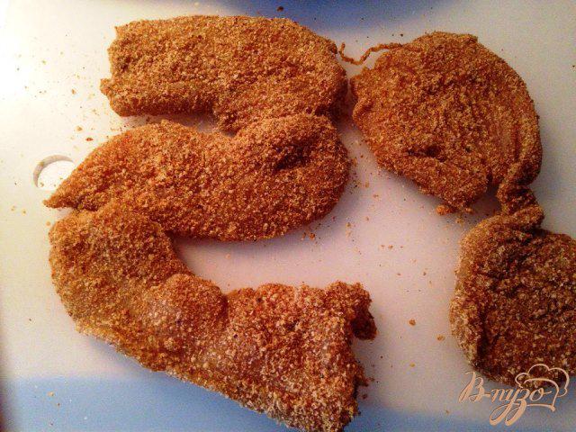 Фото приготовление рецепта: Куриные отбивные в прованских травах шаг №3
