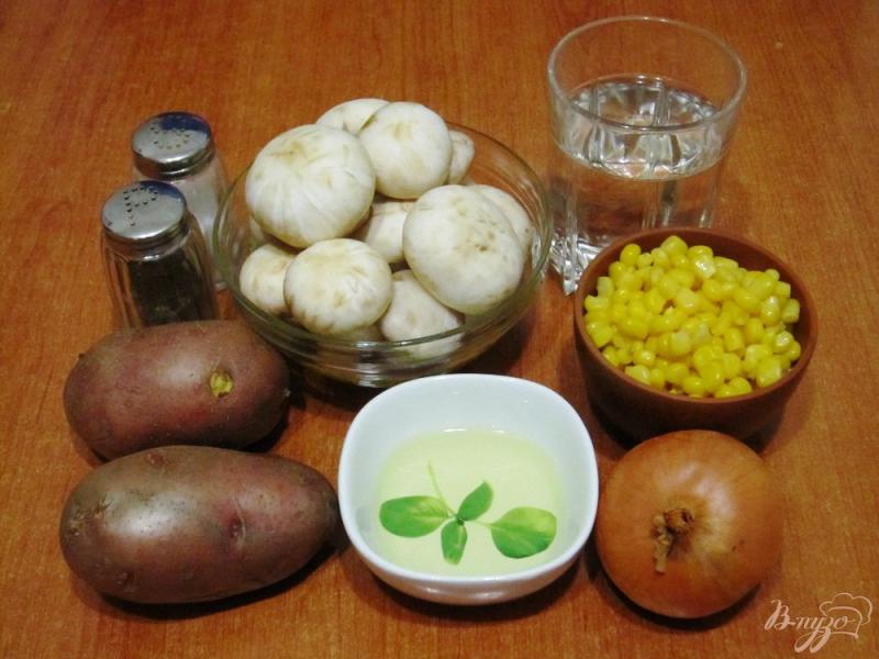 Фото приготовление рецепта: Грибы с картофелем и кукурузой шаг №1