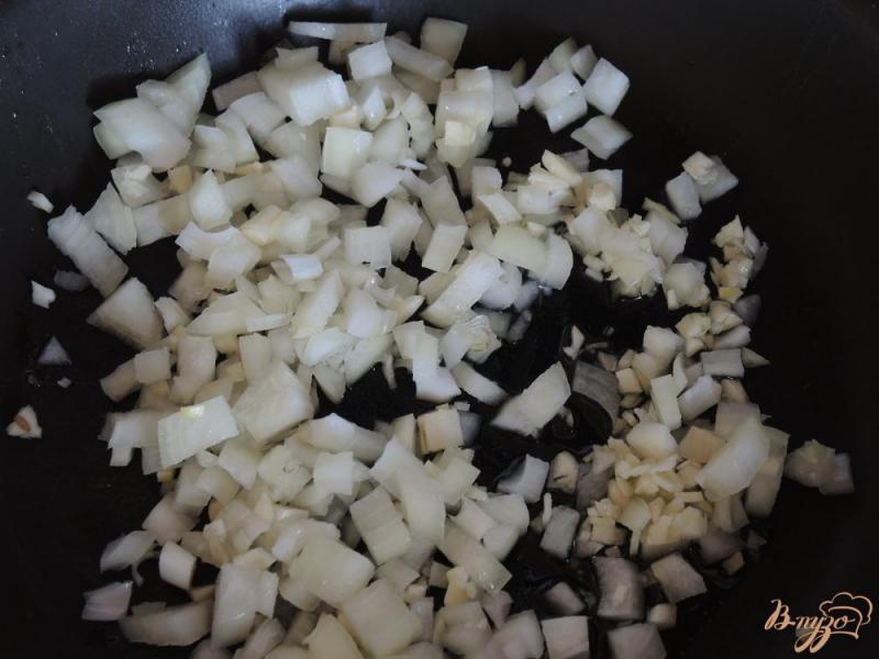 Фото приготовление рецепта: Жаркое из тушёнки и картофеля шаг №2