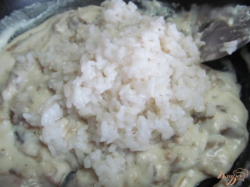 Фото приготовление рецепта: Рис под мясным соусом шаг №6