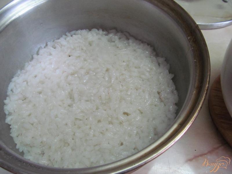 Фото приготовление рецепта: Рис под мясным соусом шаг №1
