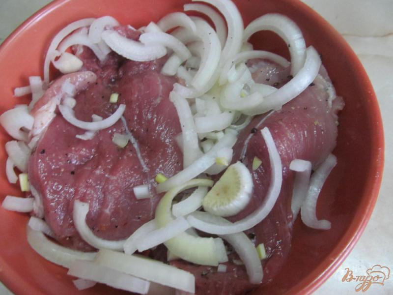 Фото приготовление рецепта: Мясо маринованное в водке шаг №3