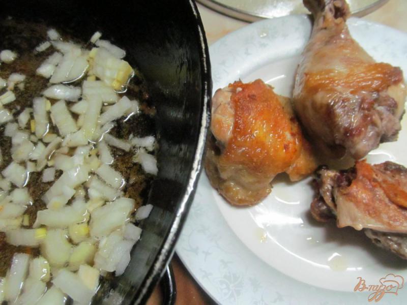 Фото приготовление рецепта: Паста с курицей алла путанеска шаг №3