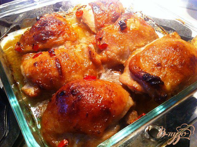 Фото приготовление рецепта: Остро-сладкие куриные бедрышки шаг №7