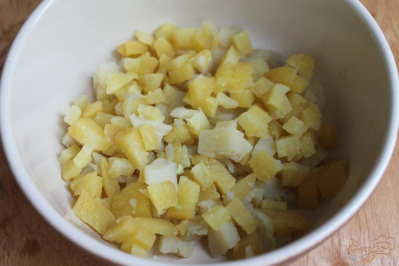 Фото приготовление рецепта: Картофельный салат с печеной тыквой, яблоком и свининой шаг №1