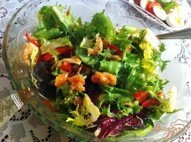 Фото приготовление рецепта: Салат из овощей с копченым лососем шаг №6
