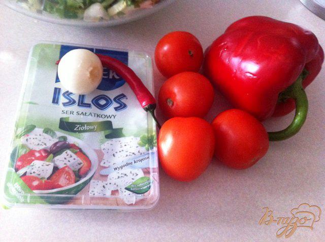 Фото приготовление рецепта: Салат овощной «А-ля шопский» шаг №2