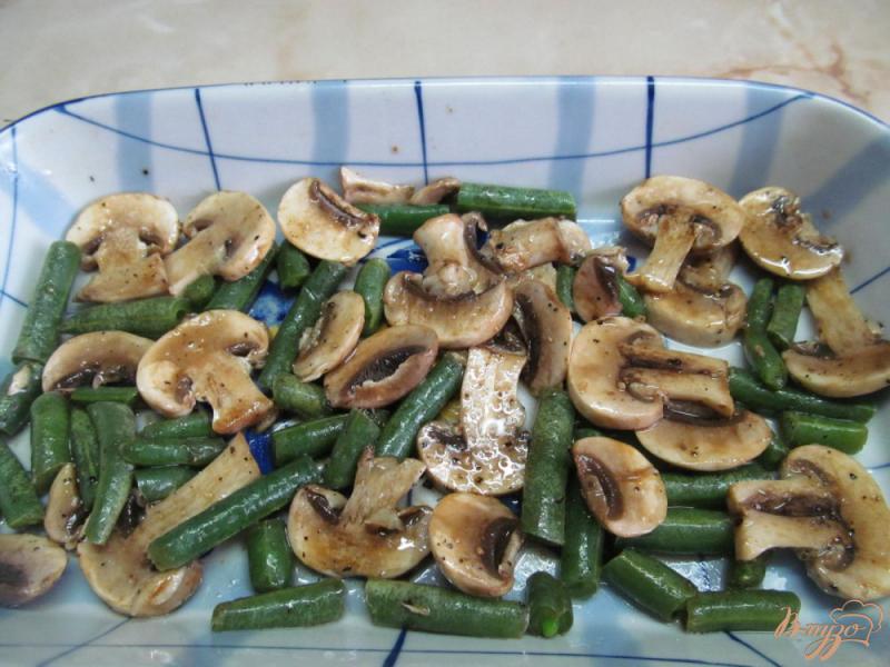 Фото приготовление рецепта: Запеченная фасоль с грибами шаг №3