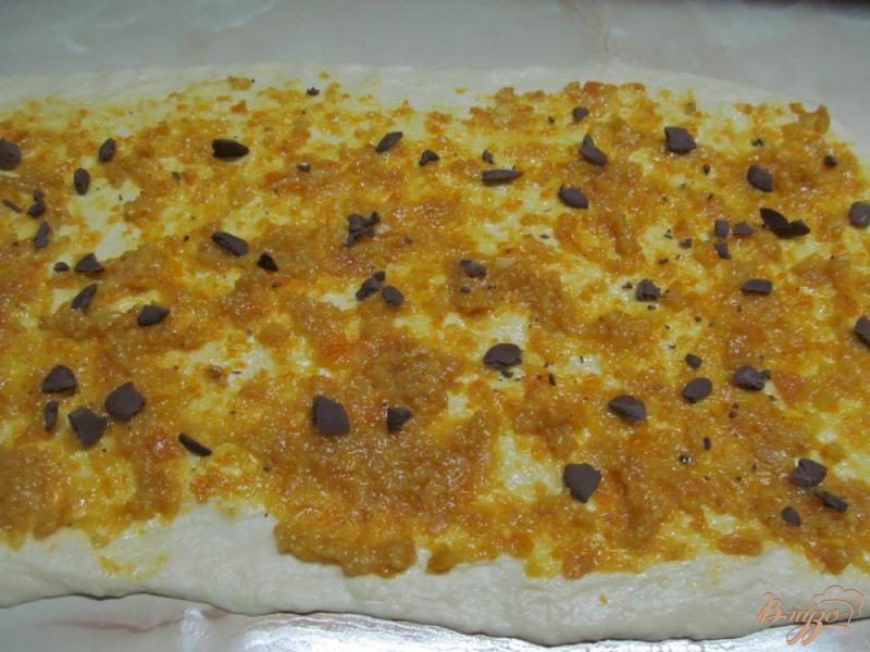 Фото приготовление рецепта: Пирог с начинкой из варенья мандарин и апельсин шаг №5