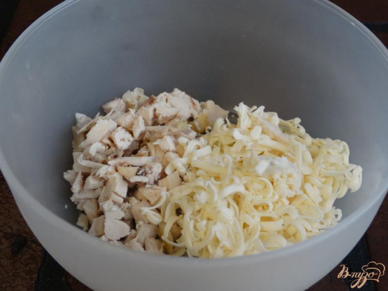 Фото приготовление рецепта: Батон фаршированный курицей и рисом шаг №2