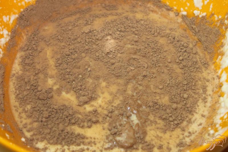 Фото приготовление рецепта: Шоколадные блины с заварным кремом шаг №3