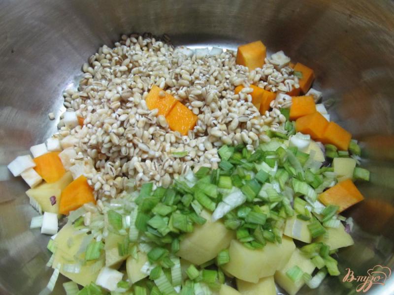 Фото приготовление рецепта: Суп с тыквой и сельдереем шаг №4
