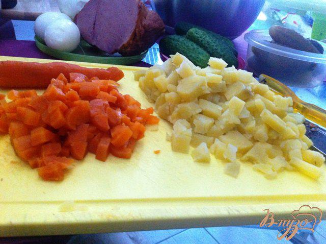 Фото приготовление рецепта: Салат с горошком и ветчиной шаг №1
