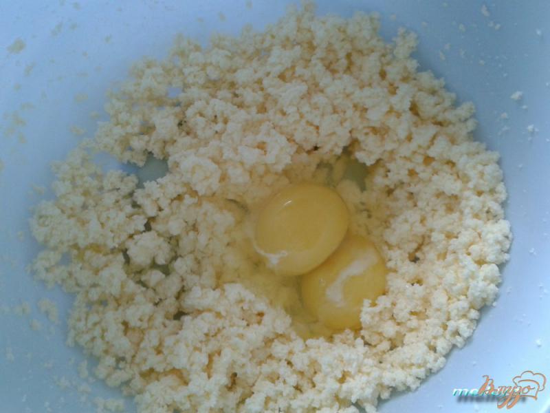Фото приготовление рецепта: Йогуртовые кексы с яблоком и мандарином шаг №1