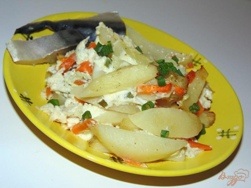 Фото приготовление рецепта: Картофель запеченный с морковью шаг №5