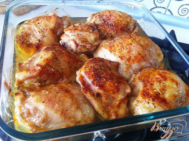 Фото приготовление рецепта: Запечённые куриные бедрышки в остром маринаде шаг №5