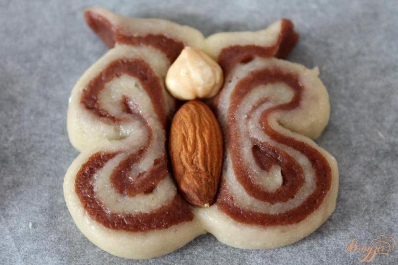 Фото приготовление рецепта: Печенье в виде бабочек шаг №10
