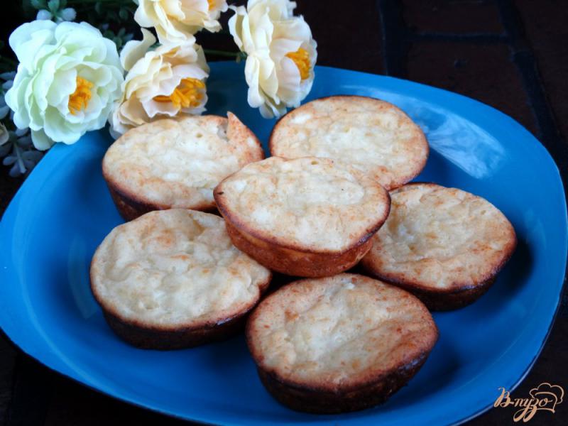 Фото приготовление рецепта: Яблочные сырники в духовке шаг №7