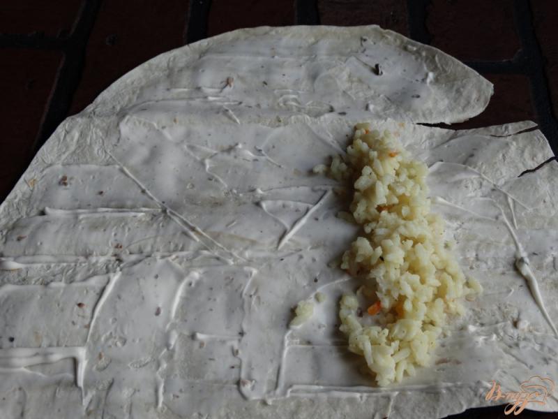 Фото приготовление рецепта: Шаурма вегетарианская с рисом и грибами шаг №2