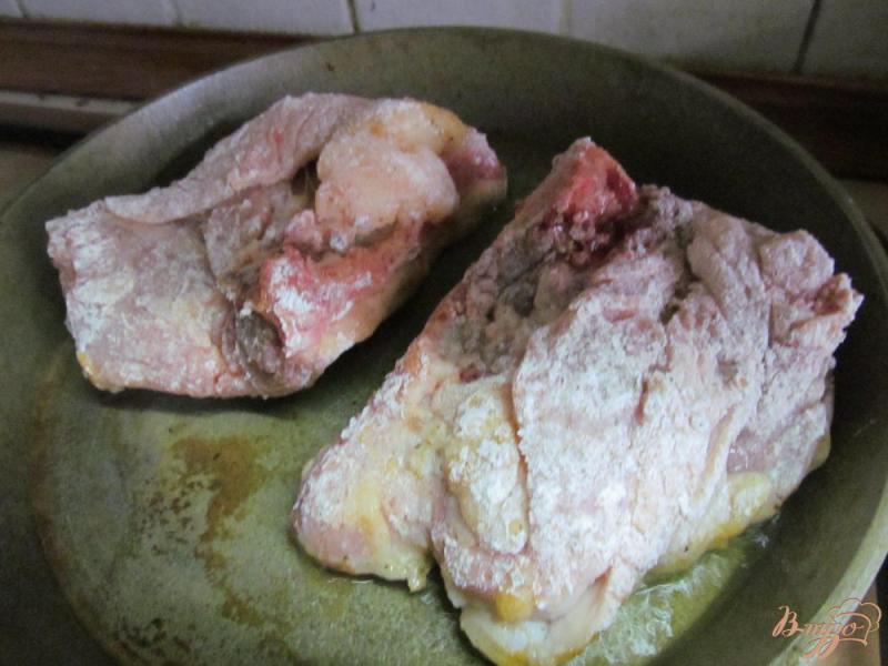 Фото приготовление рецепта: Куриные бедра с хрустящей корочкой шаг №3