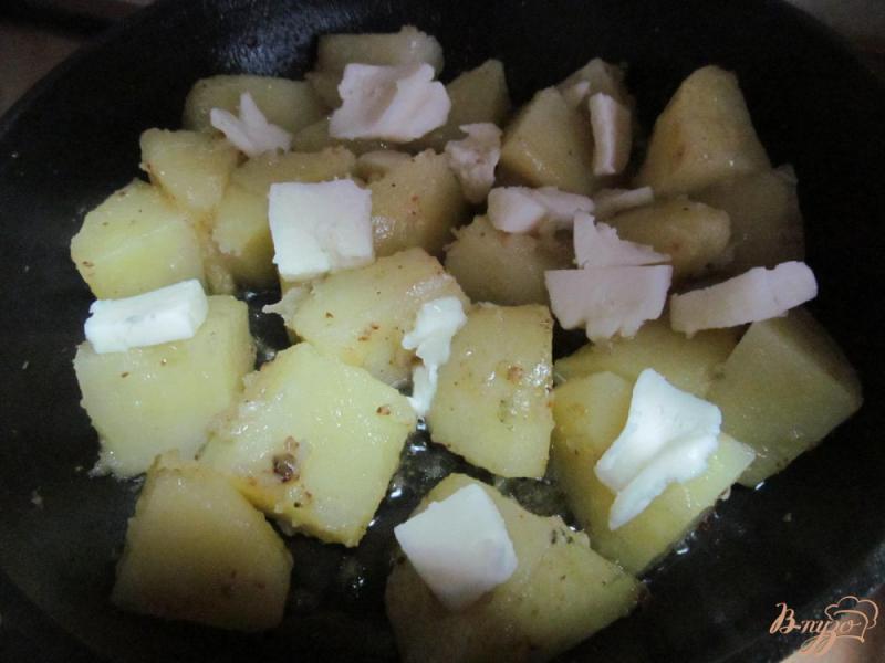 Фото приготовление рецепта: Картофель с брынзой шаг №4