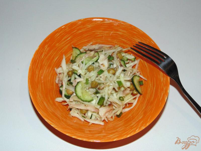 Фото приготовление рецепта: Капустный салат с куриным мясом шаг №5