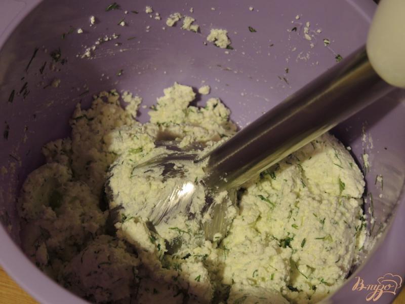 Фото приготовление рецепта: Крем-сыр из творога и зелени шаг №3