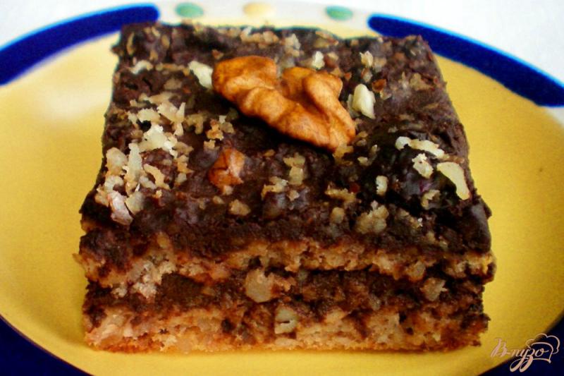 Фото приготовление рецепта: Ореховый торт с кэробом и пряностями шаг №14