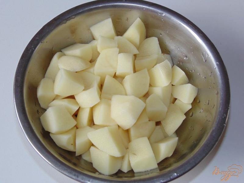 Фото приготовление рецепта: Картофель с овощами тушенный в томате шаг №1