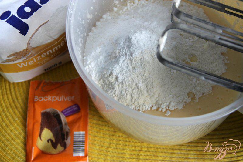 Фото приготовление рецепта: Ванильный кекс с миндально-сахарным штрейзелем шаг №3