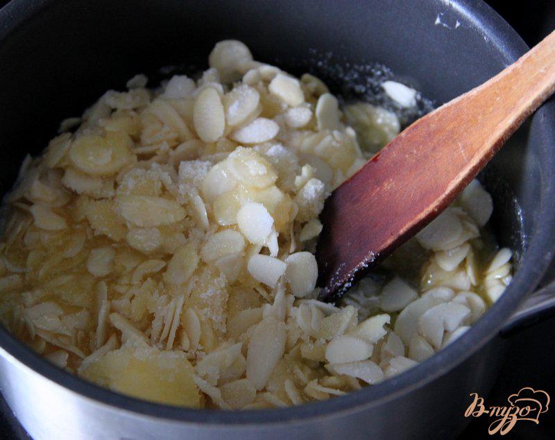 Фото приготовление рецепта: Ванильный кекс с миндально-сахарным штрейзелем шаг №6