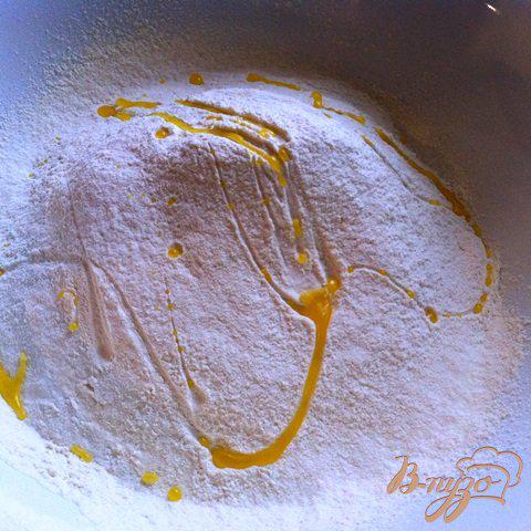 Фото приготовление рецепта: Кекс из дрожжевого теста со шрейзелем шаг №6