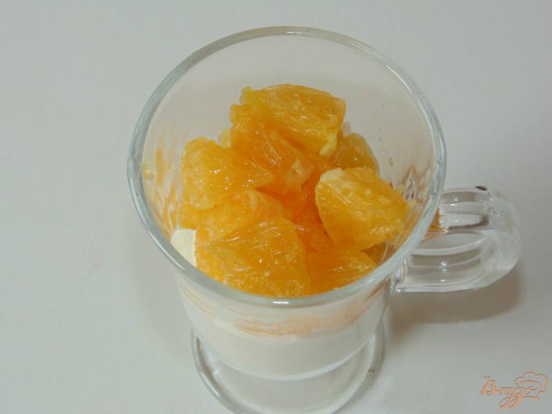 Фото приготовление рецепта: Хрустящий творожный десерт с апельсином шаг №5