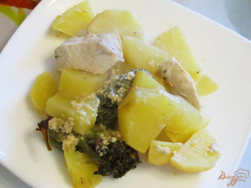 Фото приготовление рецепта: Курица запеченная с овощами шаг №11